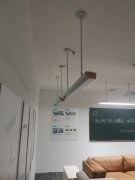 黑板灯的安装标准